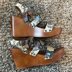 Madden Girl Wedges
